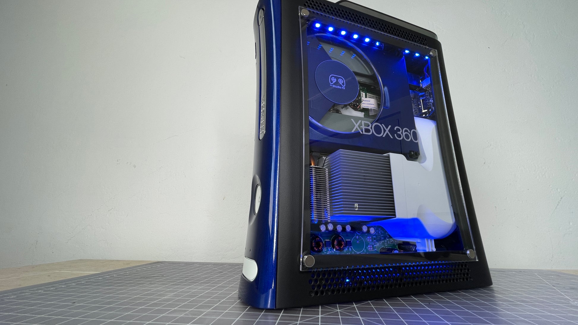 Xbox 360 - Customized - Black and Blue image 2